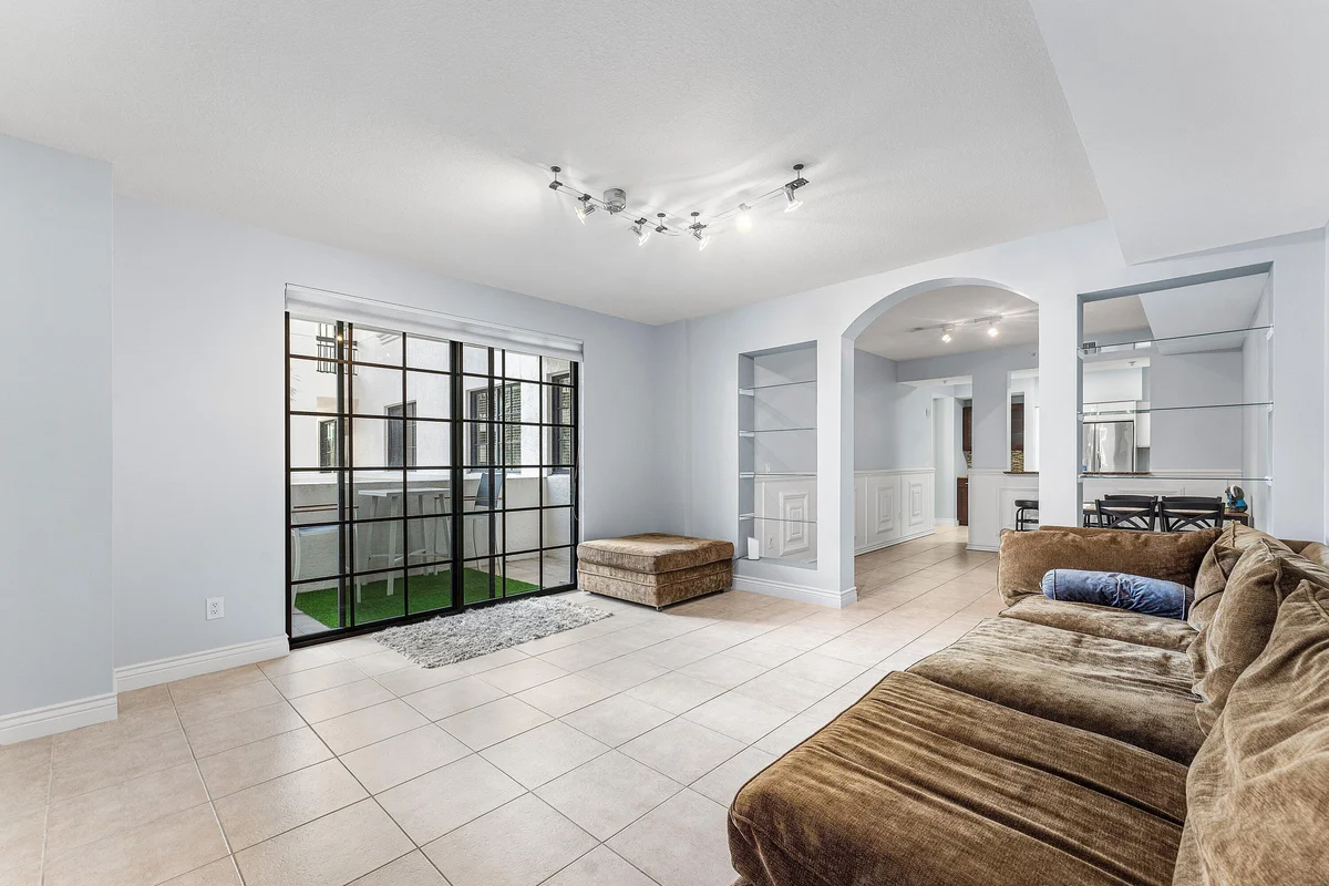 233 S Federal Hwy #308, Boca Raton: photo 1 of 44