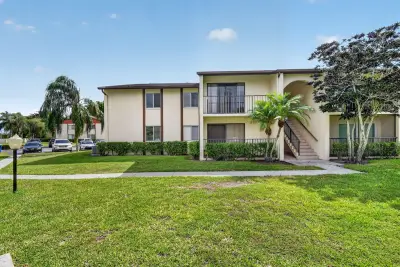 4991 Sable Pine Cir #C2, West Palm Beach: photo 1 of 60