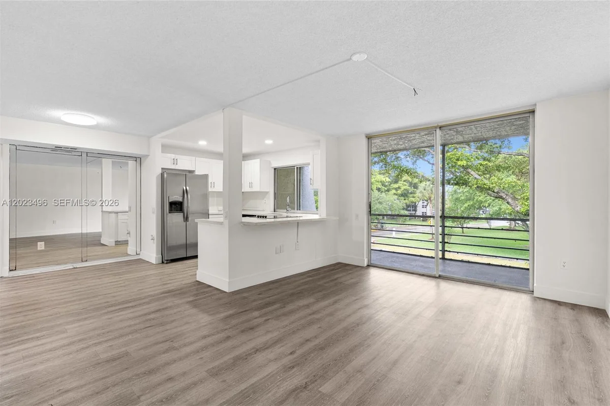9091 Lime Bay Blvd #304, Tamarac: photo 1 of 30