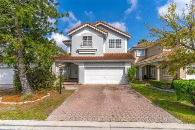 14876 SW 132nd Ave, Miami: photo 1 of 54