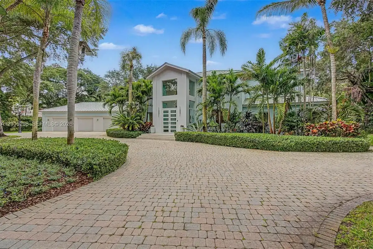 5790 SW 96th St, Pinecrest: photo 1 of 38