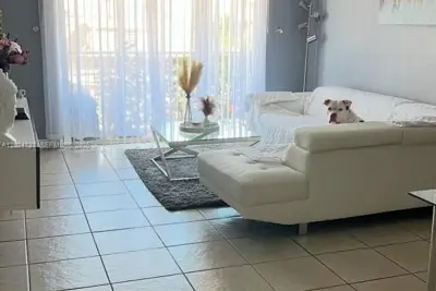 10900 SW 104th St #219, Miami: photo 1 of 10