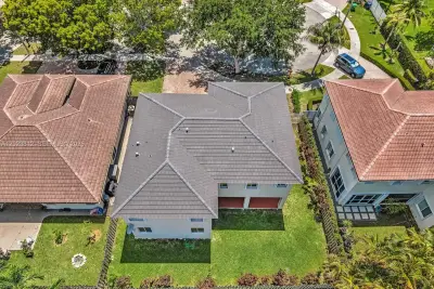 2864 SW 138th Path, Miami: photo 1 of 32
