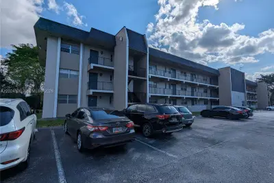8020 Fairview Dr #301, Tamarac: photo 1 of 20