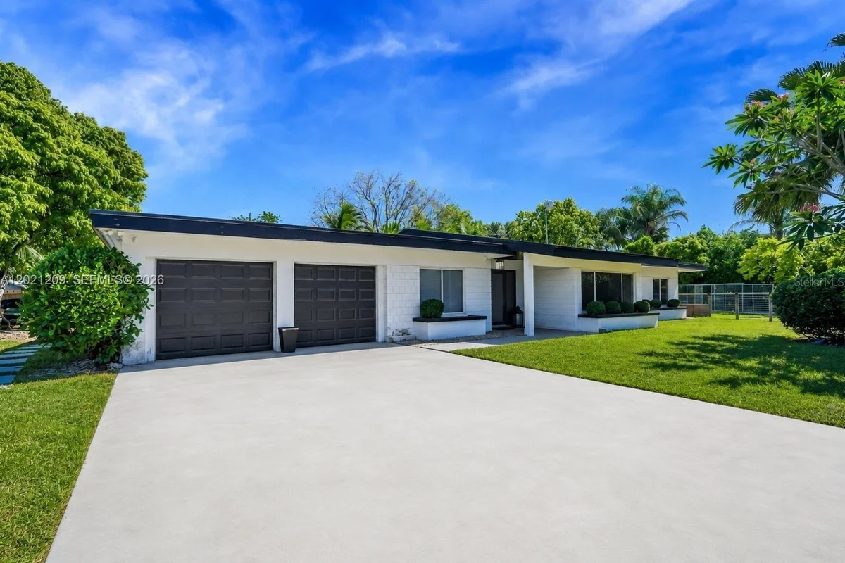 19755 SW 241st Ter, Homestead: photo 1 of 37