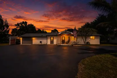 5500 West Pl, Mangonia Park: photo 1 of 64
