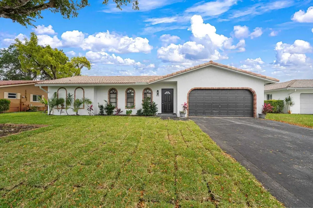 8548 NW 24th Ct, Coral Springs: photo 1 of 33