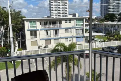 720 Bayshore Dr #301, Fort Lauderdale: photo 1 of 23