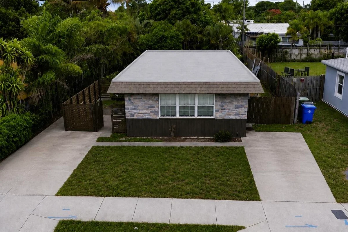 1429 N Andrews Ave, Fort Lauderdale: photo 1 of 11