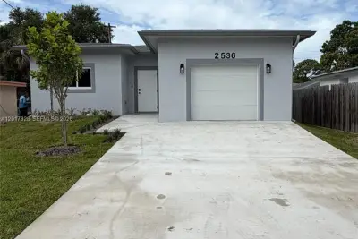 2536 NW 9th Ct, Fort Lauderdale: photo 1 of 47