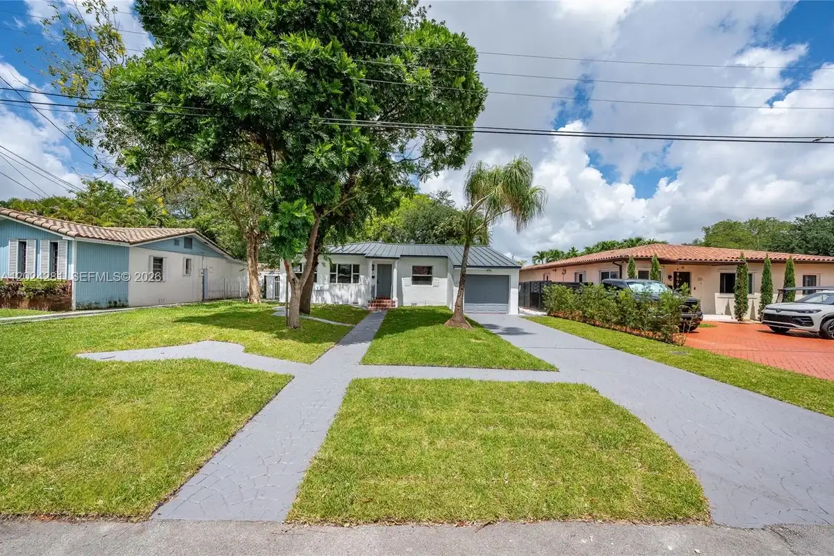264 Navajo St, Miami Springs: photo 1 of 21