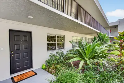 901 W Cypress Ln #103, Pompano Beach: photo 1 of 42