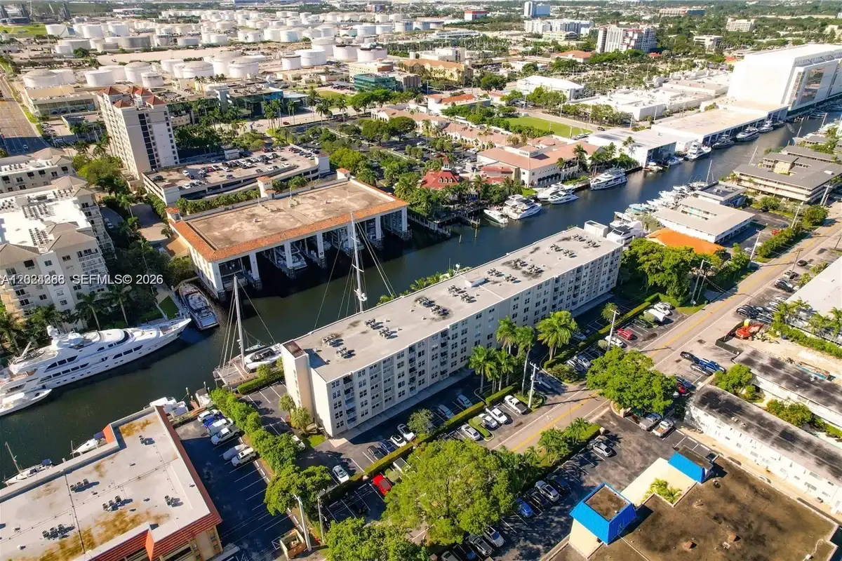 1600 SE 15th St #601, Fort Lauderdale: photo 1 of 25