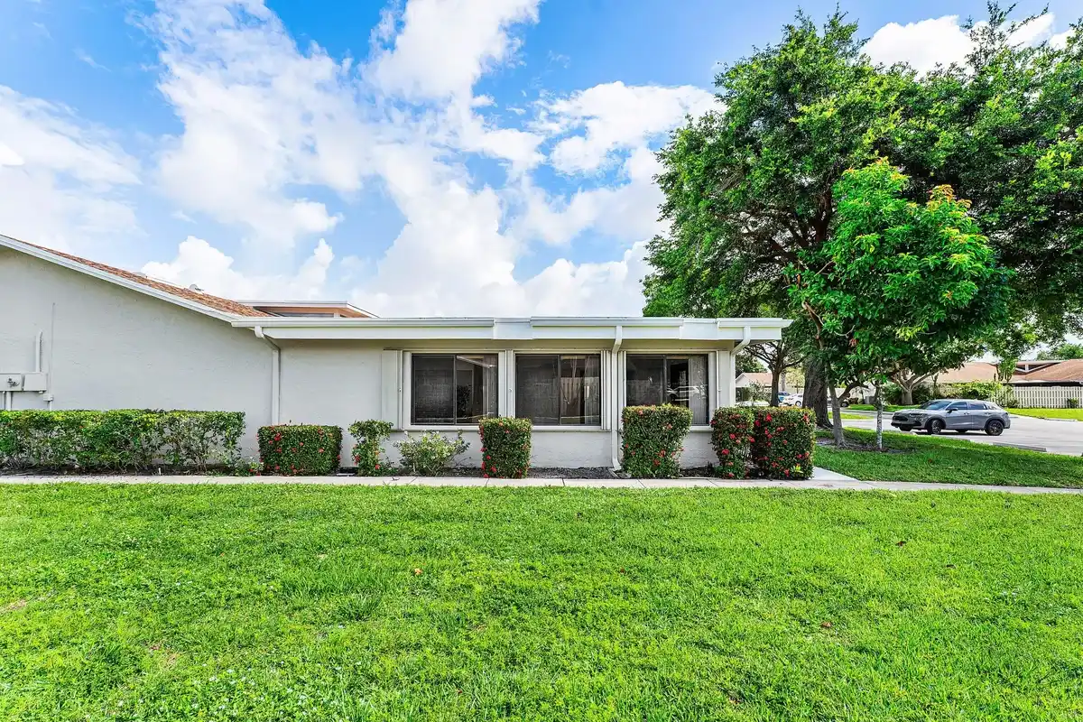 900 NW 30th Ave #D, Delray Beach: photo 1 of 37