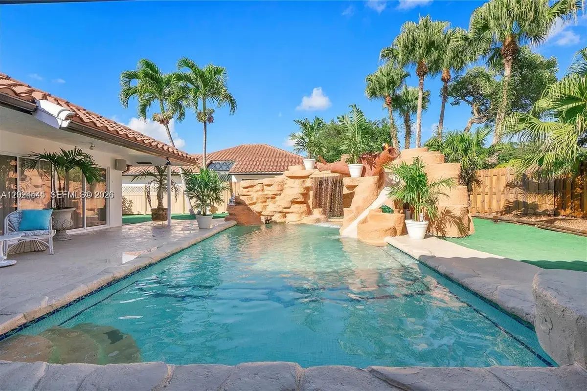 2900 NW 25th Way, Boca Raton: photo 1 of 36