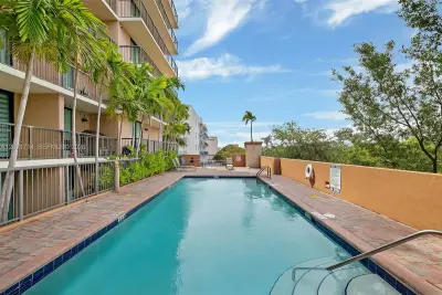 1690 SW 27th Ave #805, Miami: photo 1 of 37