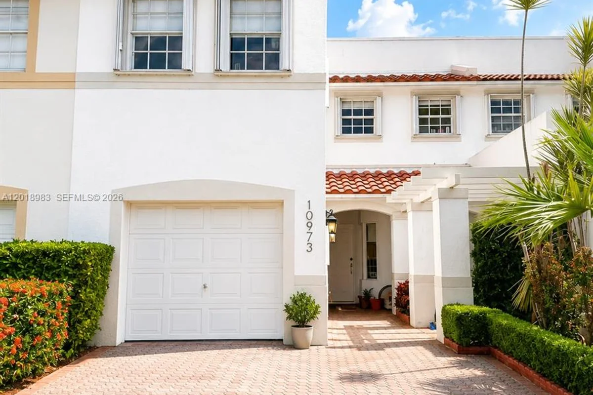 10973 NW 62nd Ter, Doral: photo 1 of 11