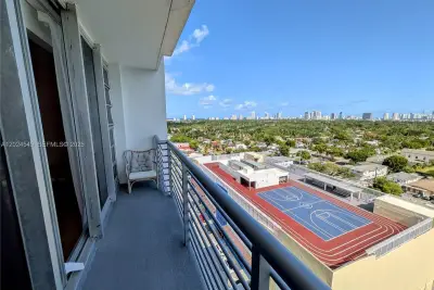1720 Harrison St #14D, Hollywood: photo 1 of 16