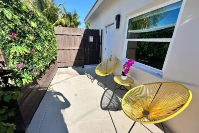 1634 Fletcher St #3, Hollywood: photo 1 of 8