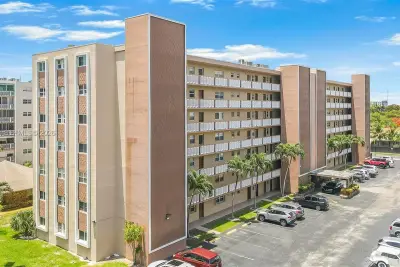500 NE 12th Ave #407, Hallandale Beach: photo 1 of 28