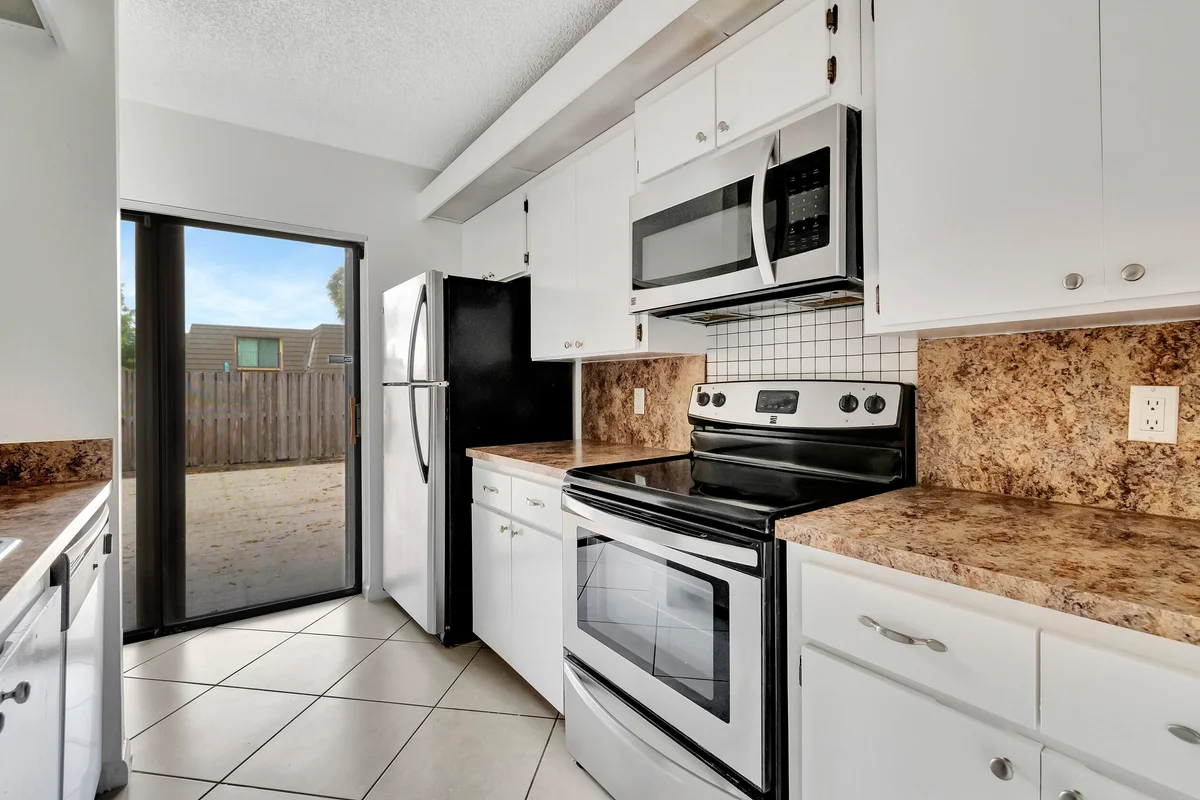 311 3rd Way, West Palm Beach: photo 1 of 52