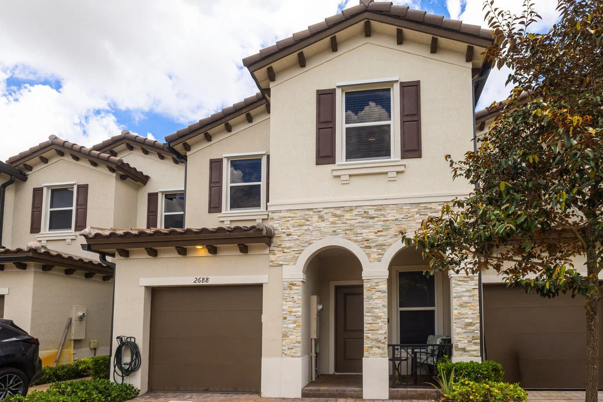 2688 NW 55th Ter, Lauderhill: photo 1 of 35