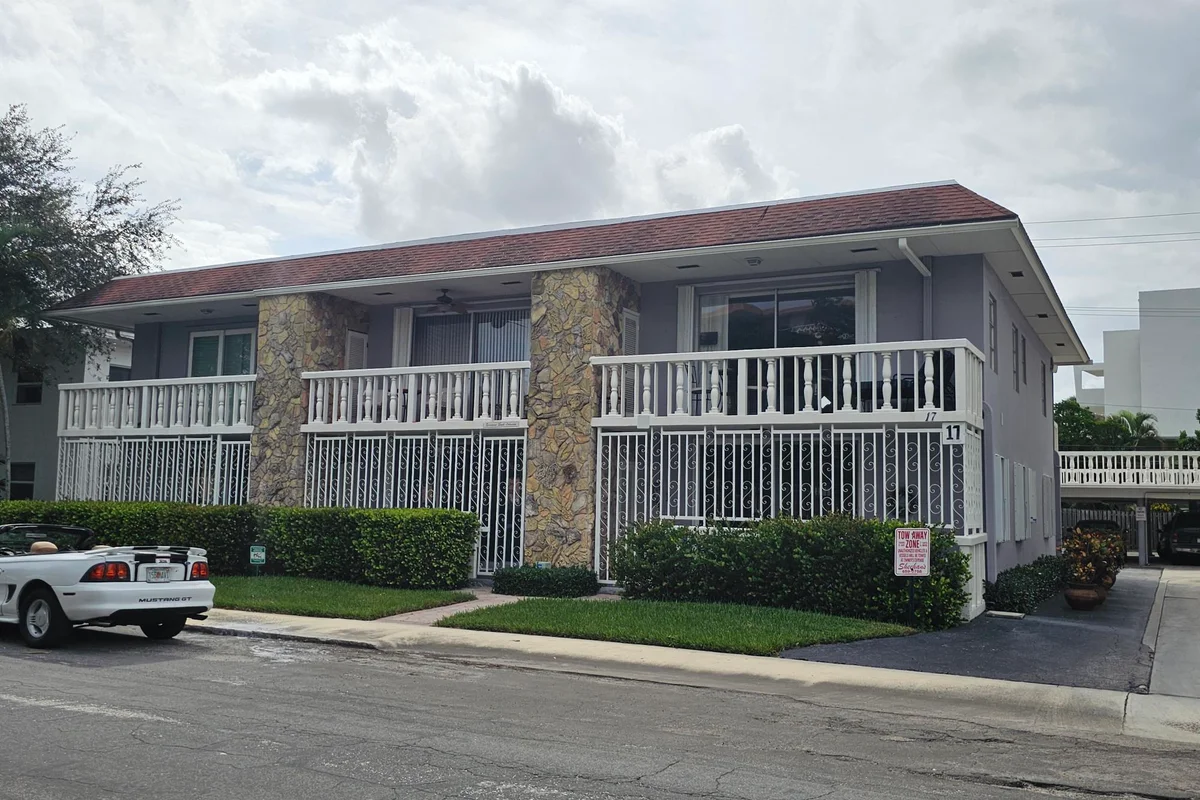 17 S Lakeside Dr #4, Lake Worth Beach: photo 1 of 17