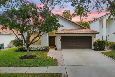 981 Delray Lakes Dr, Delray Beach: photo 1 of 17