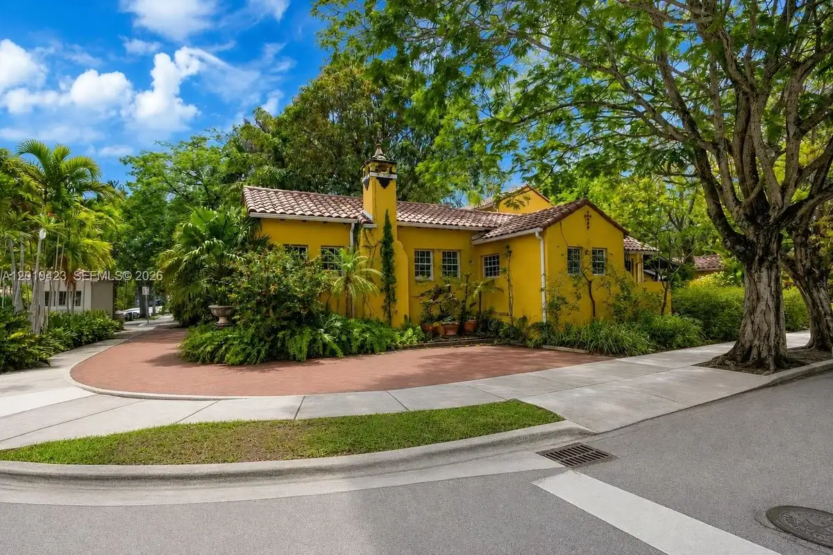 650 NE 76th St, Miami: photo 1 of 61