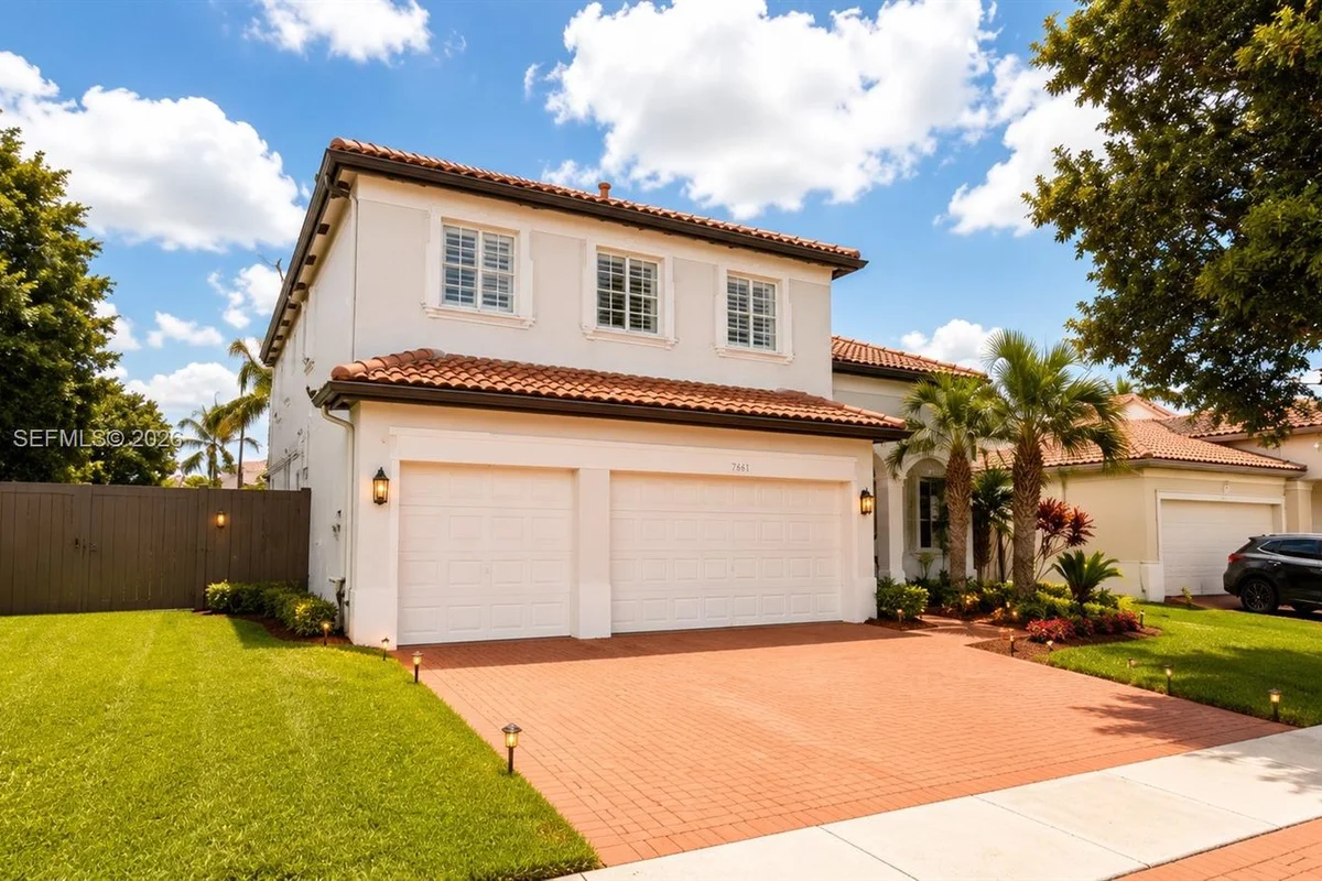 2116 NE 38th Rd, Homestead: photo 1 of 23