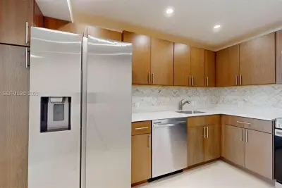 20100 W Country Club Dr #801, Aventura: photo 1 of 57