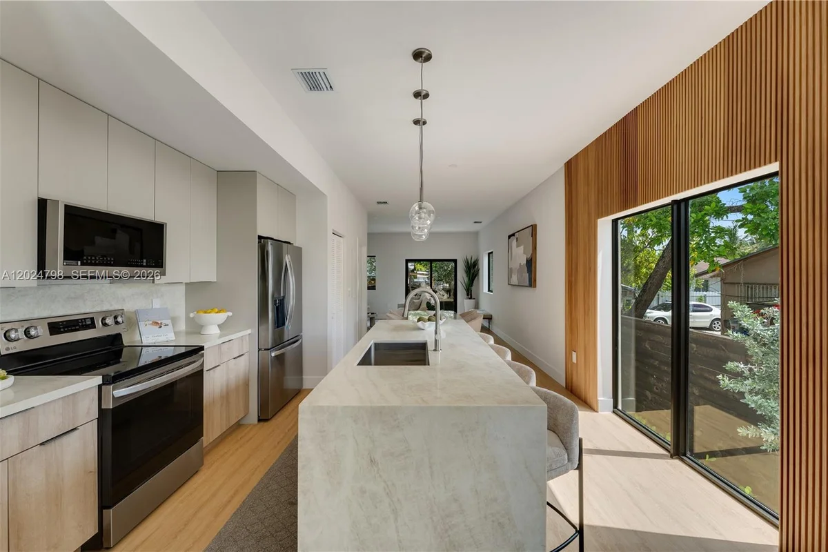 1917 NW 17 St #A, Miami: photo 1 of 38