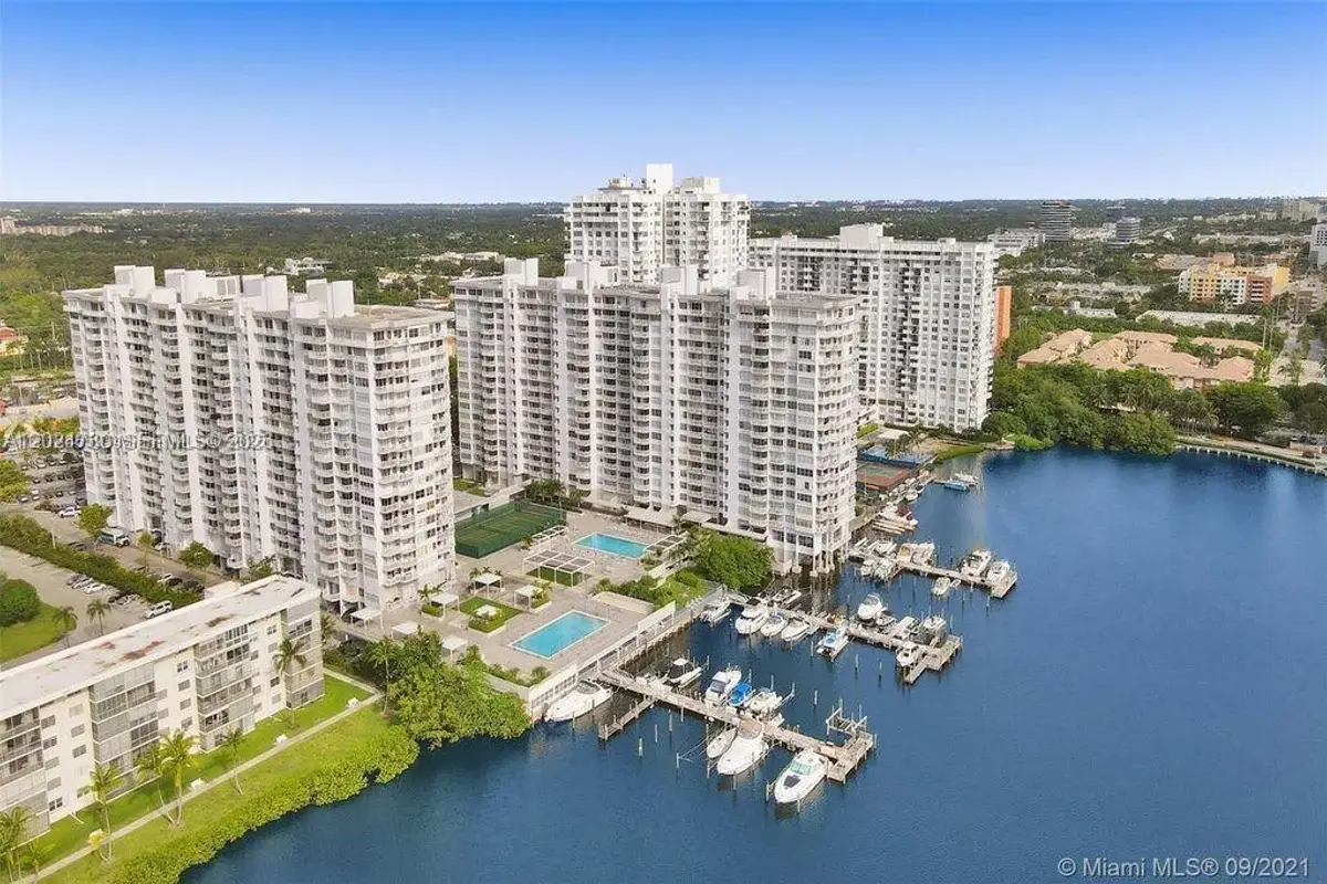 18081 Biscayne Blvd #1904, Aventura: photo 1 of 40