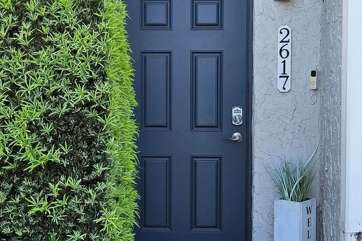 2617 N 40th Ave, Hollywood: photo 1 of 30