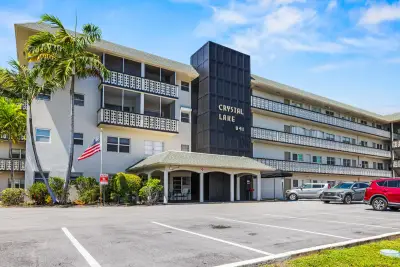 941 Crystal Lake Dr #207, Deerfield Beach: photo 1 of 22