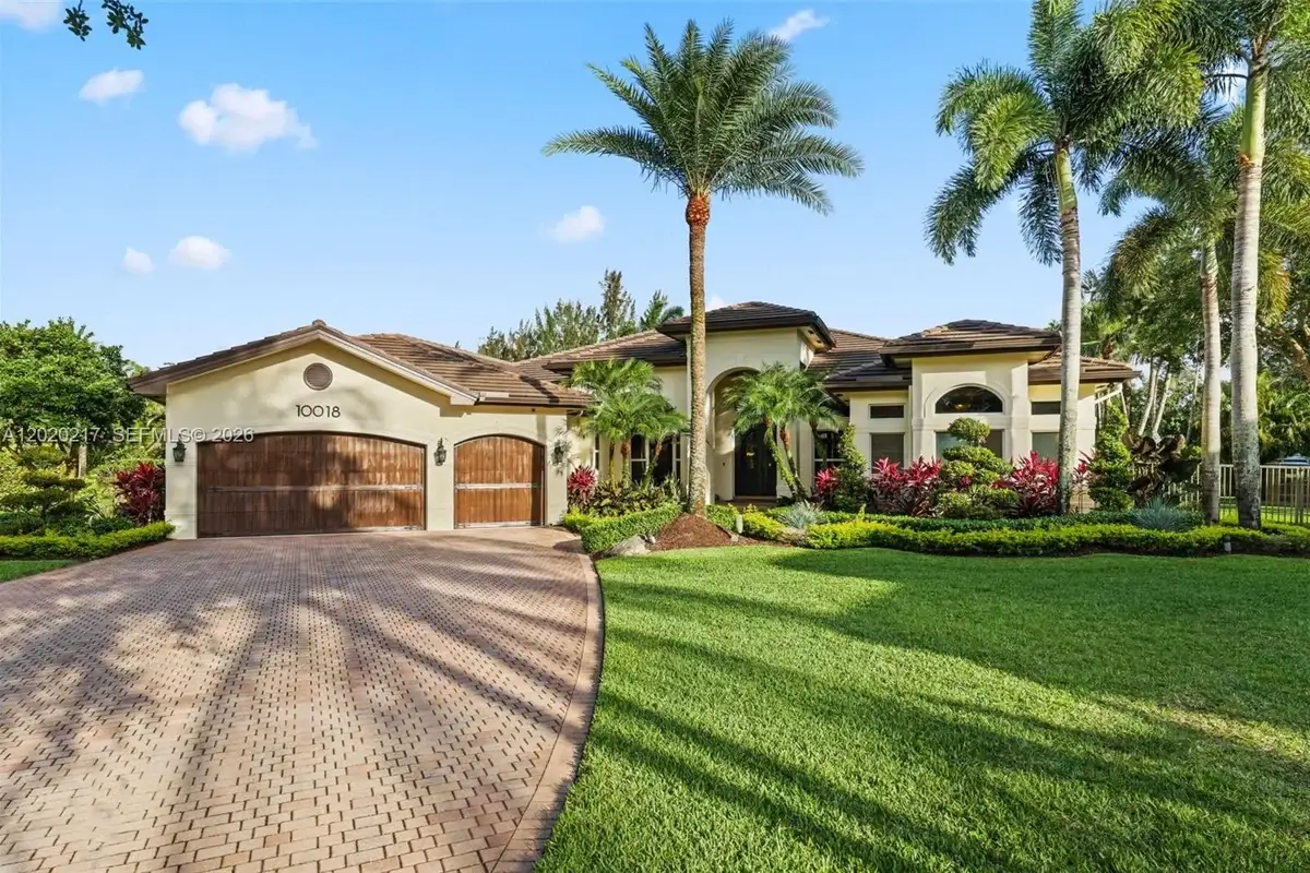 10018 Laurel Rd, Davie: photo 1 of 75