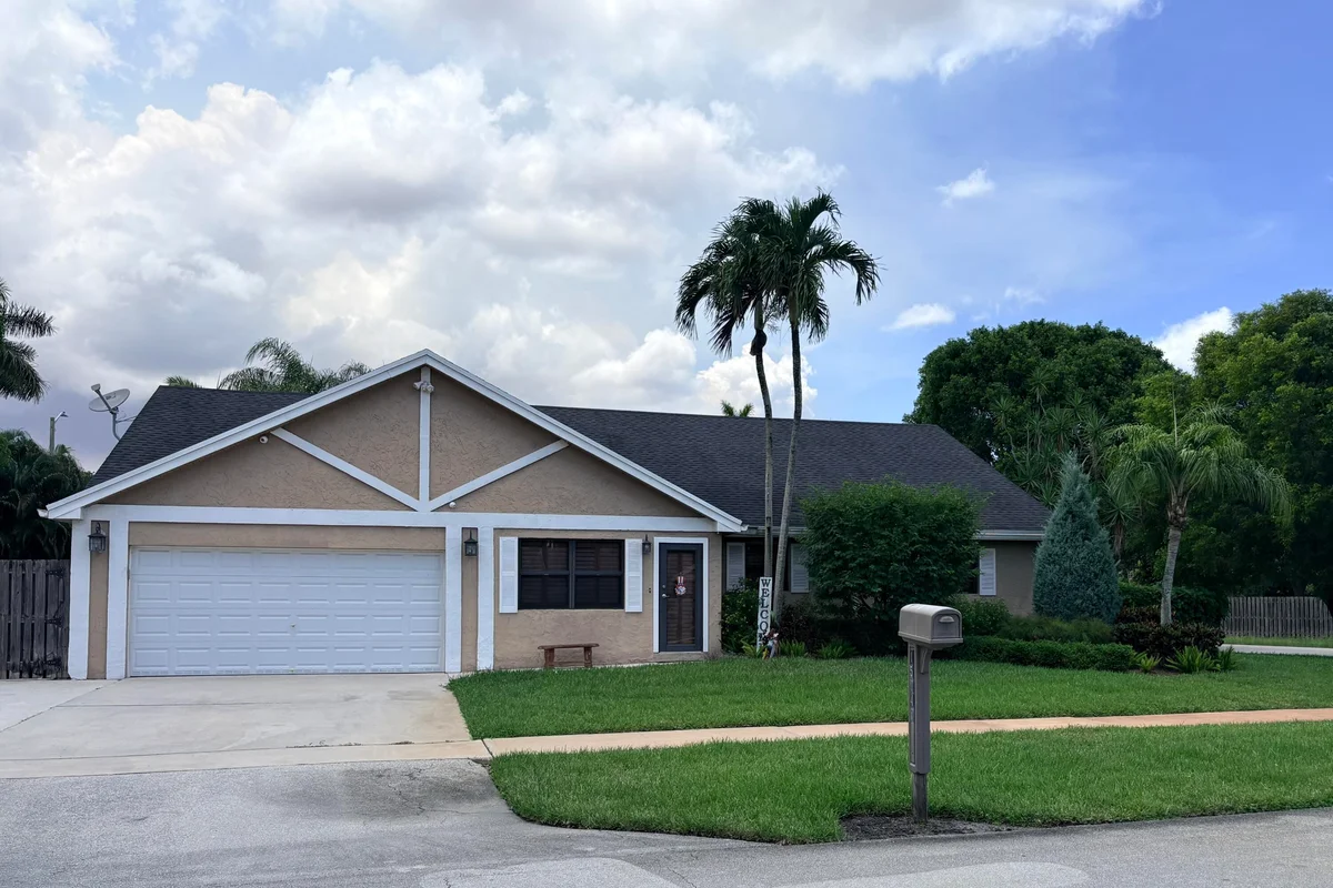 15943 W Wind Cir, Sunrise: photo 1 of 5