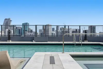 121 NE 5th St #1712, Miami: photo 1 of 82