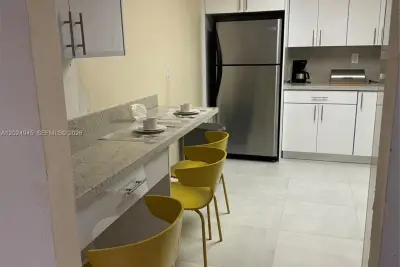 3600 Mystic Pointe Dr #208, Aventura: photo 1 of 9