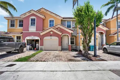 16651 SW 79th Ter, Miami: photo 1 of 34
