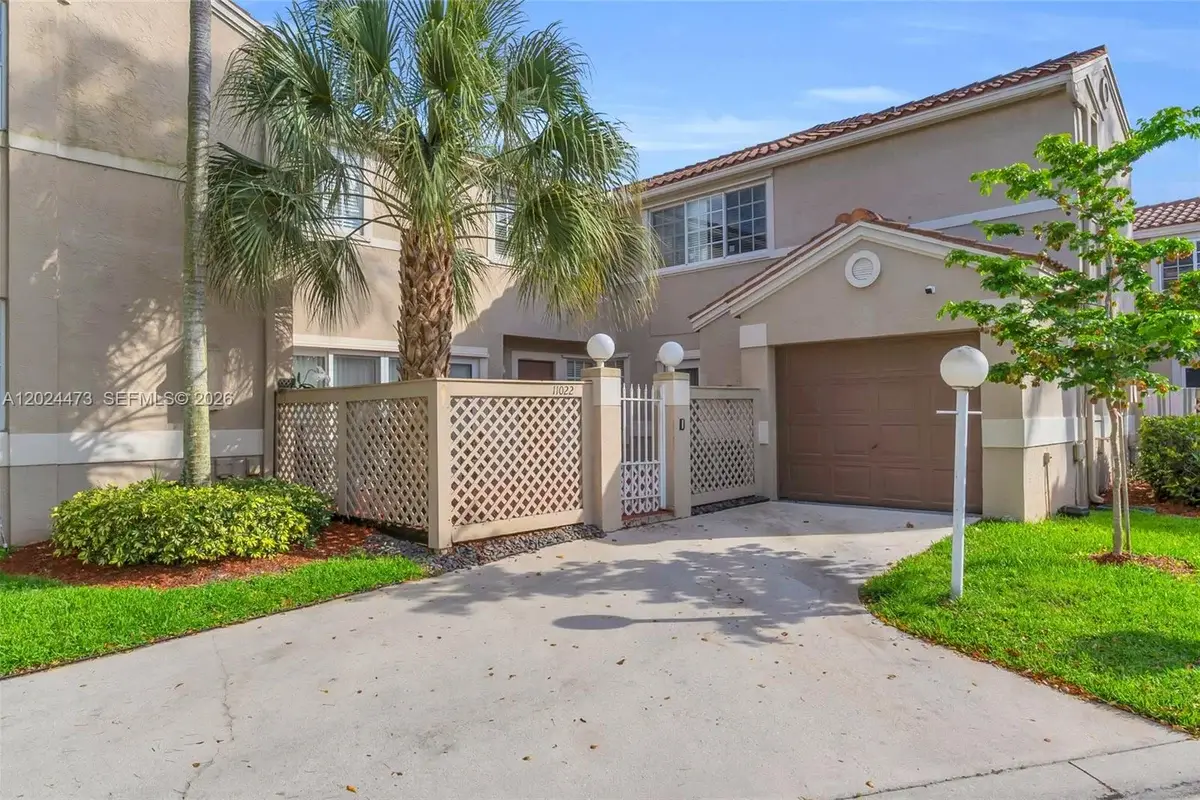 11022 Chandler Dr, Cooper City: photo 1 of 44
