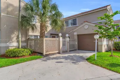 11022 Chandler Dr, Cooper City: photo 1 of 44