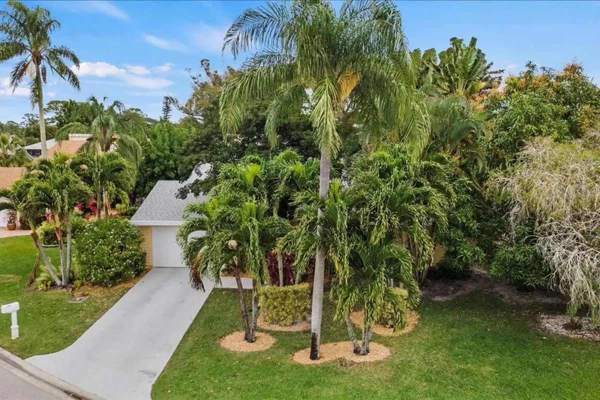 6691 S Pine Ct, West Palm Beach: photo 1 of 59