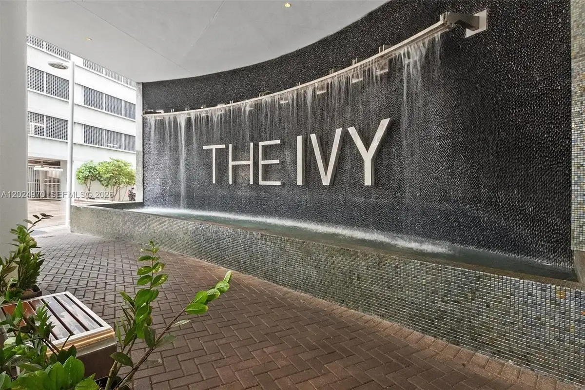 90 SW 3rd St #3810, Miami: photo 1 of 45