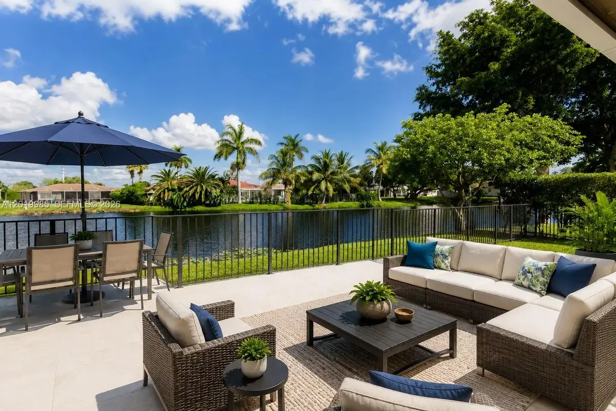 16641 Royal Poinciana Dr, Weston: photo 1 of 45
