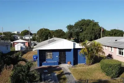 1938 NW 2nd Ct, Miami: photo 1 of 1