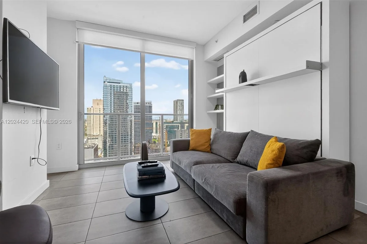 227 NE 2nd St #2805, Miami: photo 1 of 29