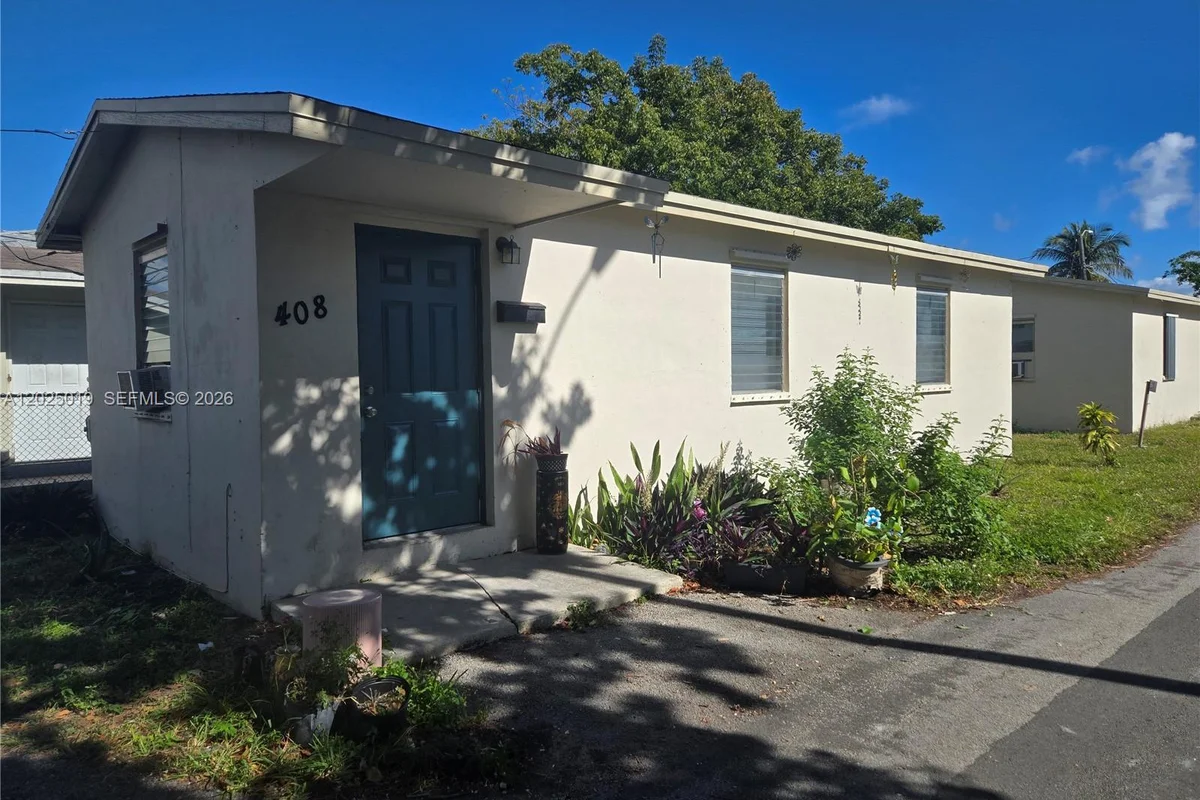 408 NW 8th St, Hallandale Beach: photo 1 of 8