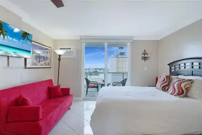 1750 James Ave #9J, Miami Beach: photo 1 of 19