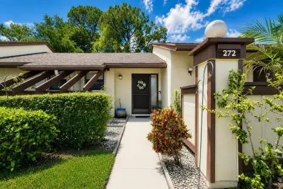272 Beaver Dam Ct, Royal Palm Beach: photo 1 of 29